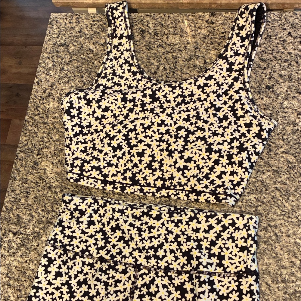 Floral Black and Cream workout set